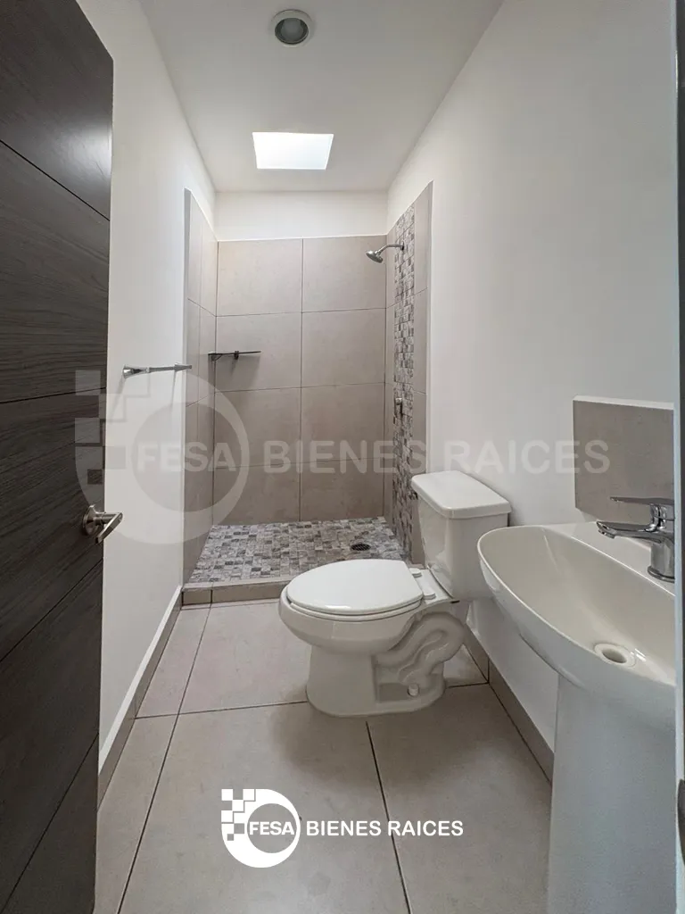 F05.webp